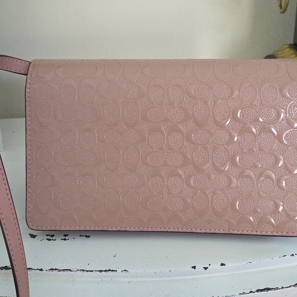 Coach Blush Embossed Cossbody New without tags - Picture 4 of 7